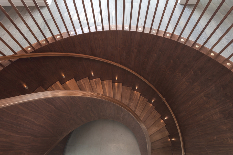 Винтовая лестница виллы Villa Fendi от rGlobe architecture