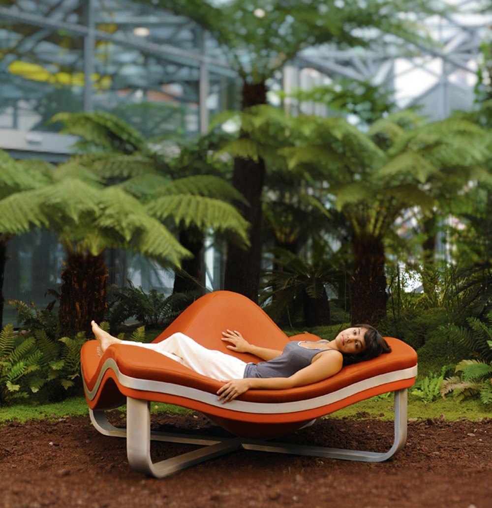 chair flying wave-05