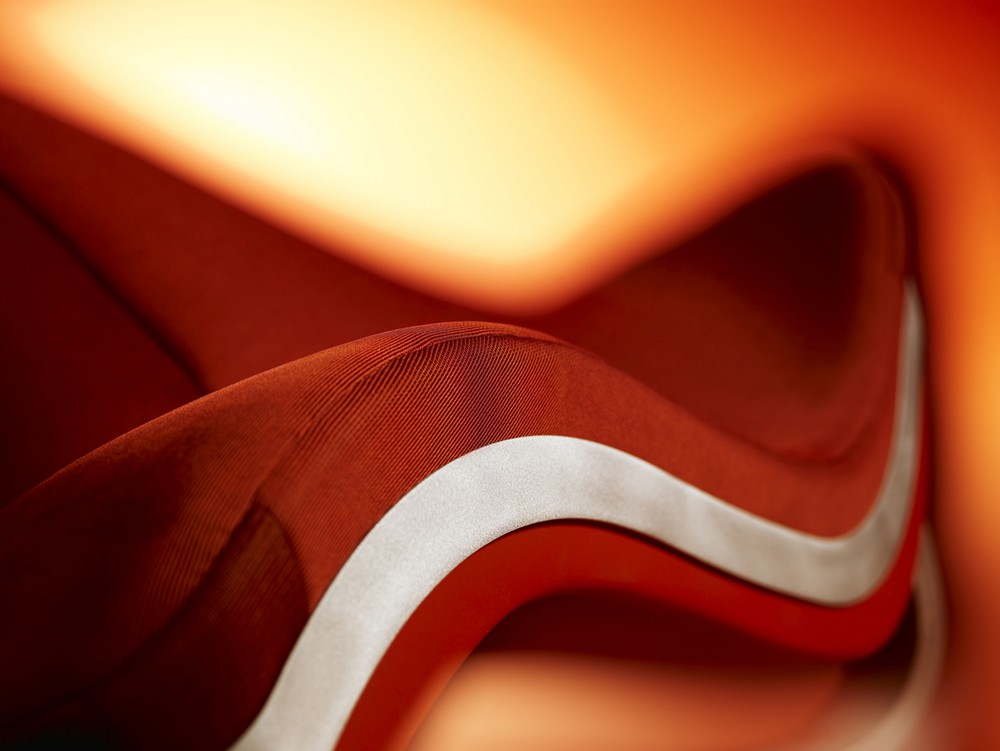 chair flying wave-07
