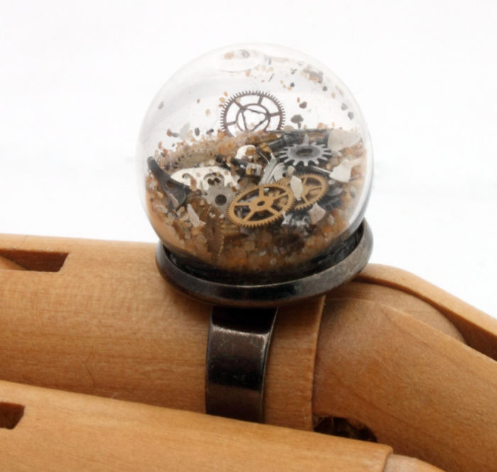 delicate rings with magical scenes inside-09