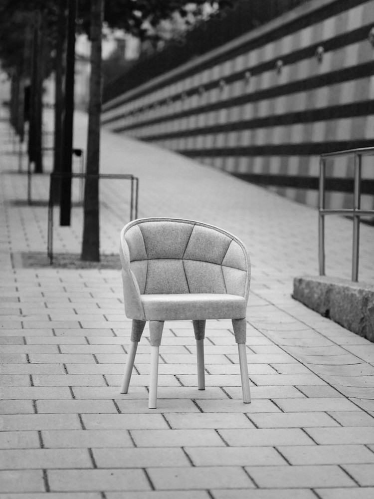 elegant upholstered chairs emma and emily-04