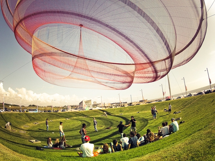 enchanting installation of giant suspended net-05