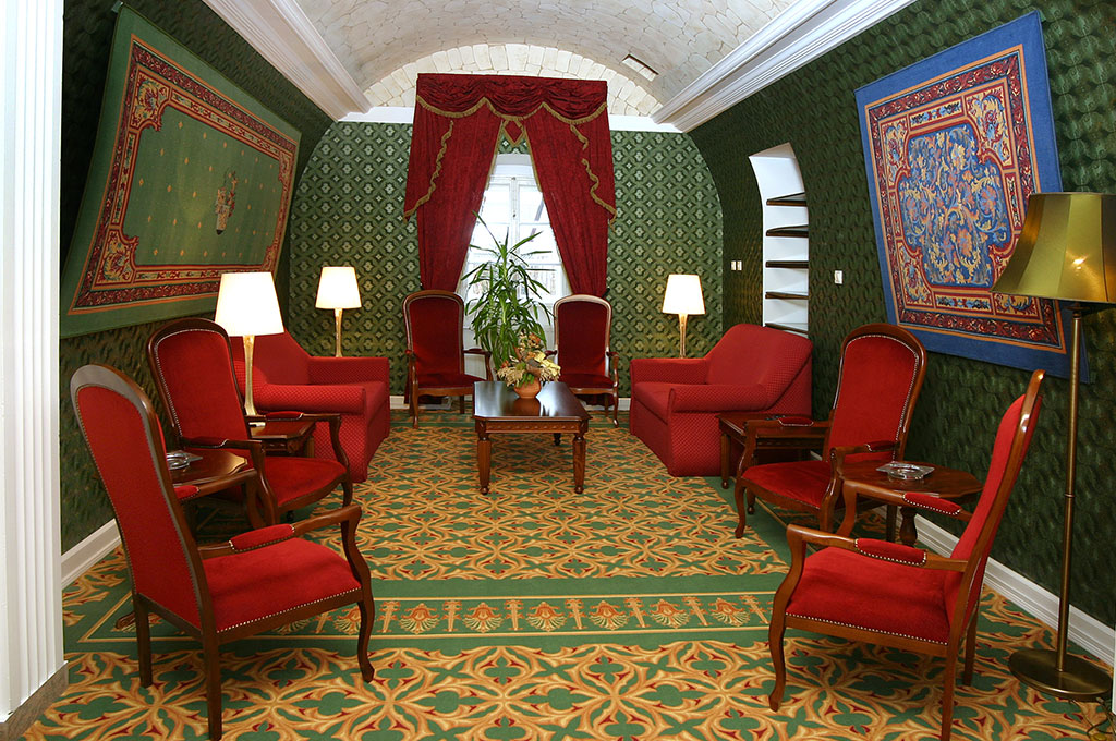 Гостиная комната отеля Puchner Castle Hotel