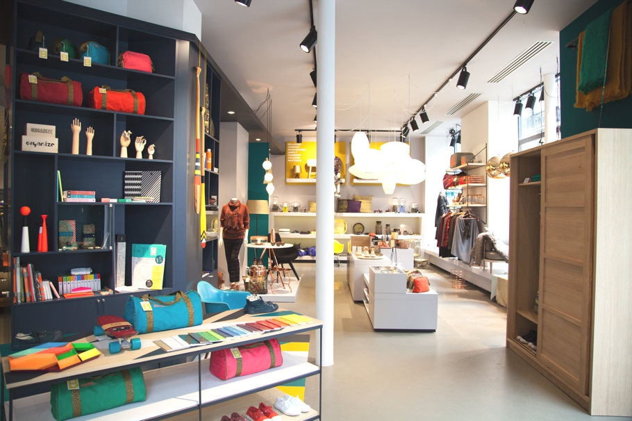 home pyramides in paris-09