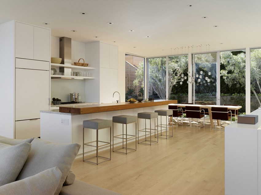 Барные стулья дома  Sausalito Hillside Remodel от Turnbull Griffin Haesloop Architects