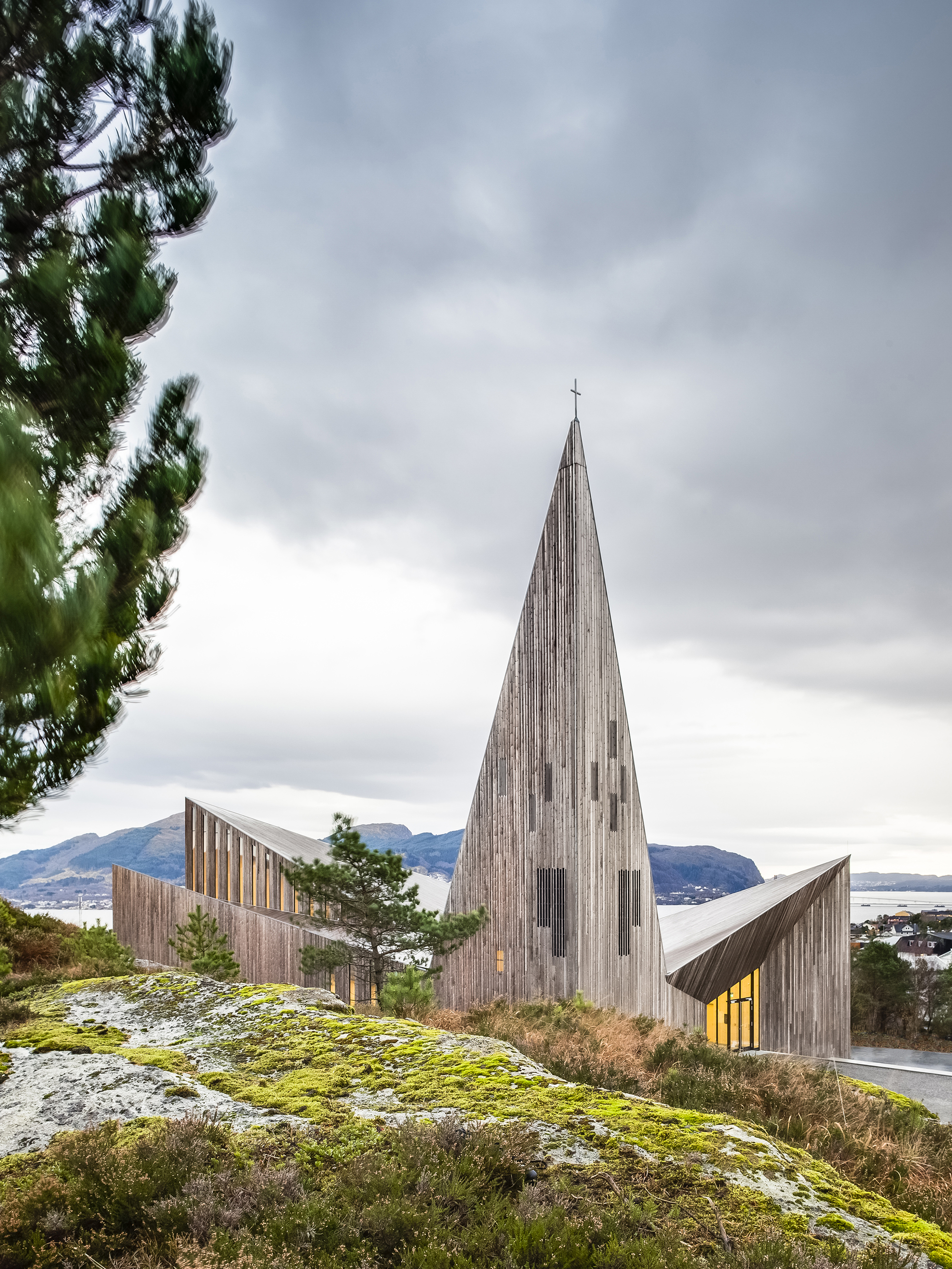 hurch knarvik reiulf ramstad arkitekter-05