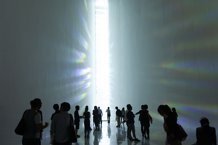 installation rainbow church-02