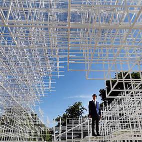 installing the serpentine gallery pavilion-06