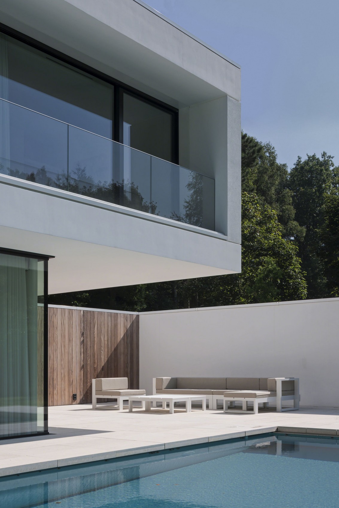 luxury hs residence by cubyc architects-04