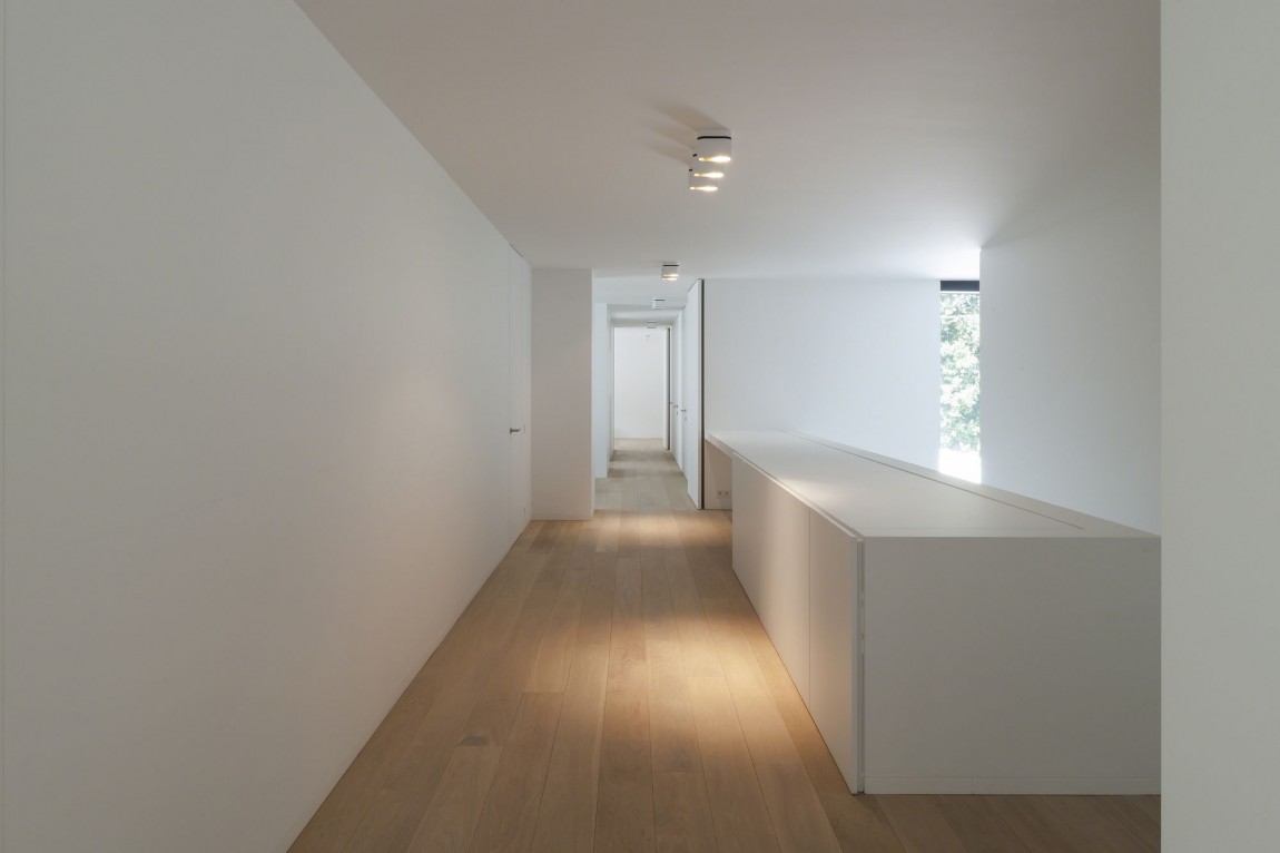 luxury hs residence by cubyc architects-16