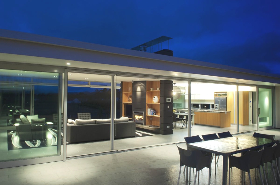 Внутренний дворособняка Dixon House от Designgroup Stapleton Elliott