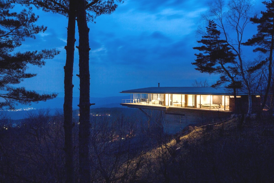 mansion in style minimalism-02