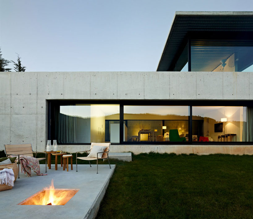 modern lake house-17
