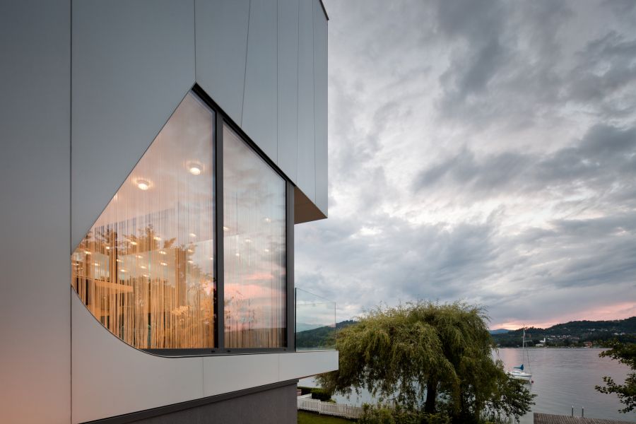 modern lake house-27