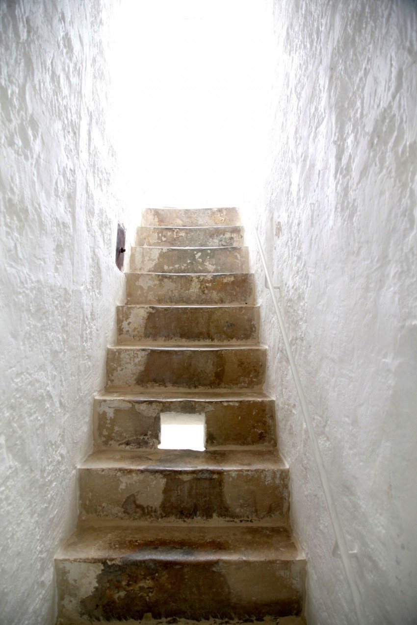 Бетонная лестница резиденции Renovation от Ludovica+Roberto Palomba