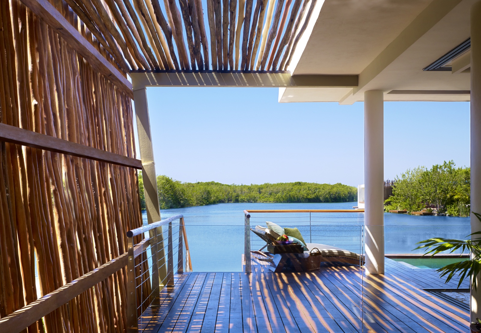 Терраса отеля Rosewood Mayakoba