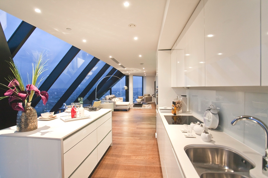 strata penthouse overlooking london-06