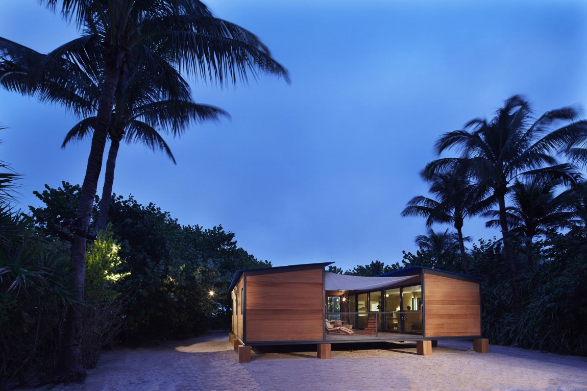 stunning little house on the water-20