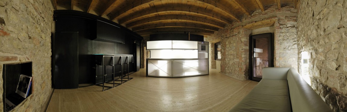 stylish minimalist italian apartment-01