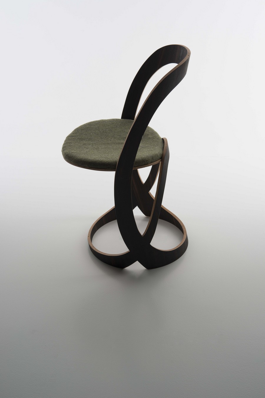 the original pi chair-02