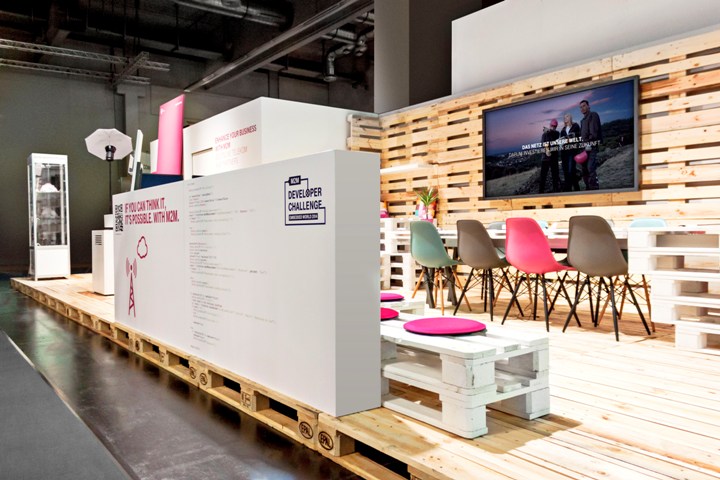 the stand for presentation of an exposition-03