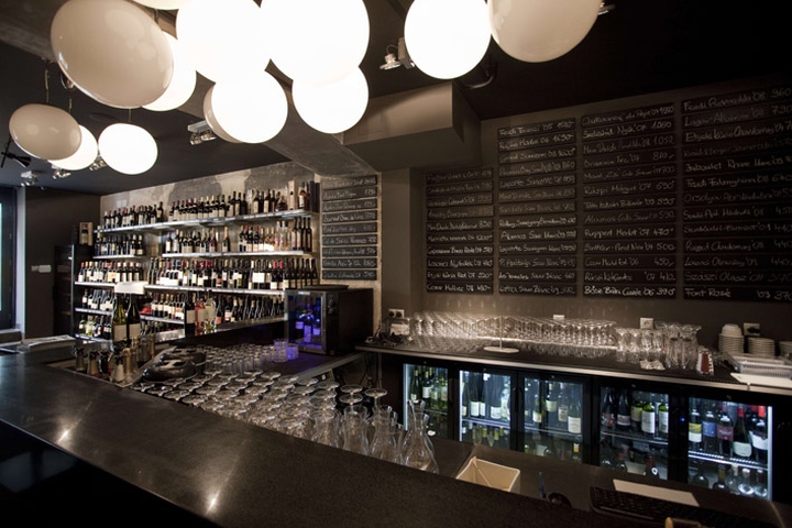 wine-store-by-suto-interior-architects-04
