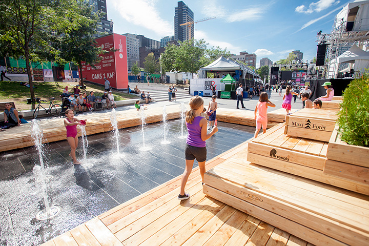 wooden terrace in montreal-01