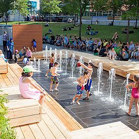 wooden terrace in montreal-03