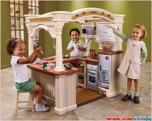 Grand Walk-In Kitchen