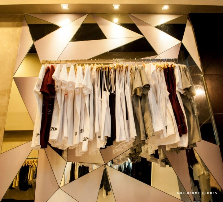 2flying-store-by-reinaldo-lima-fortaleza-brazil-06