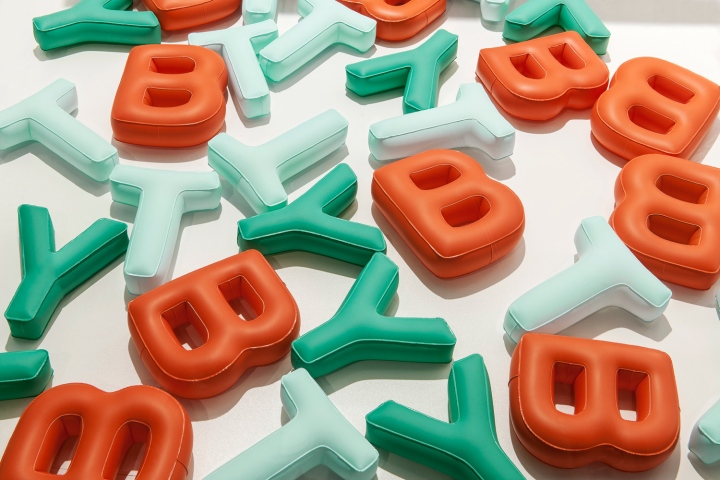 bright-young-things-pop-up-store-and-window-design-by-bonsoir-paris-london-10