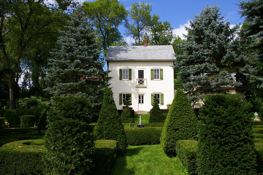 little-white-house-01