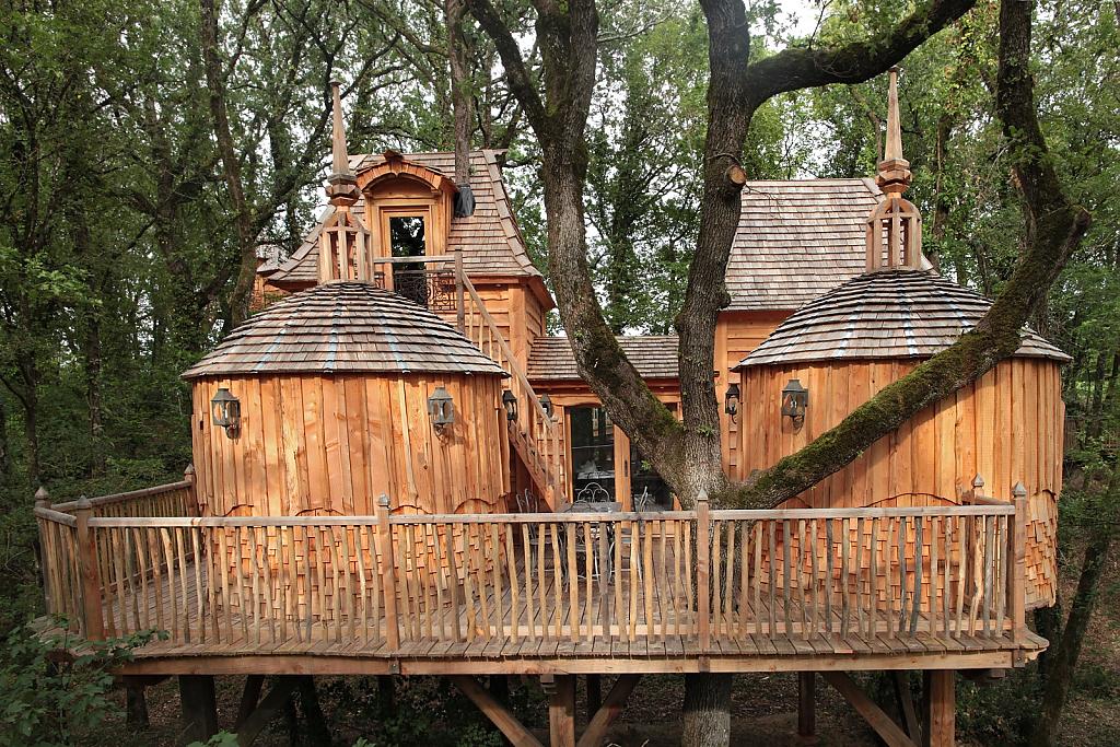 Сказочные замки на деревьях – отель Chateaux dans les arbres, Nojals-et-Clotte, Франция