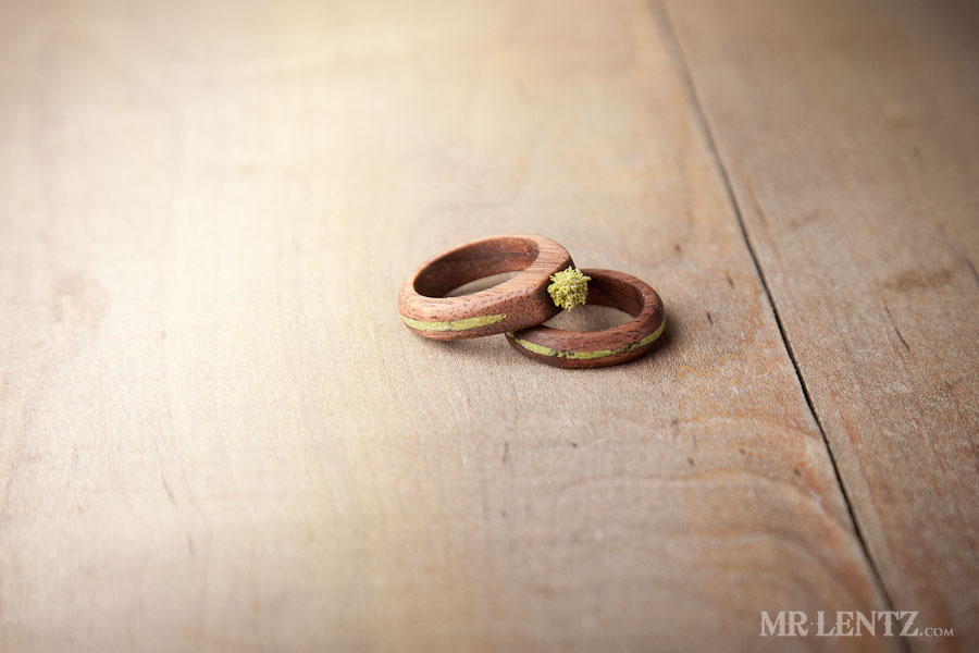 eco-friendly-wood-wedding-rings-05