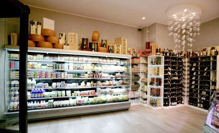 groceries-bobbo-delicatessen-wine-bar-italy-03