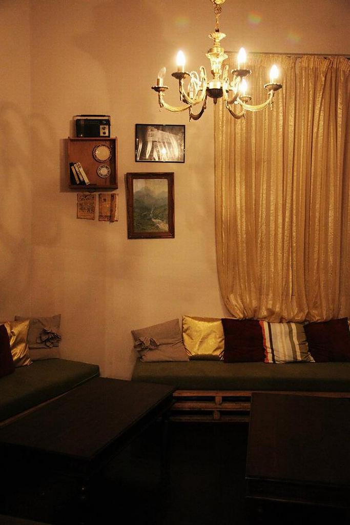 low-tech-design-viejo-1907-bar-cyprus-14