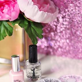 pink-love-nails-with-crystals-wedding-02