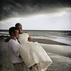 couple-on-beach-wedding-02