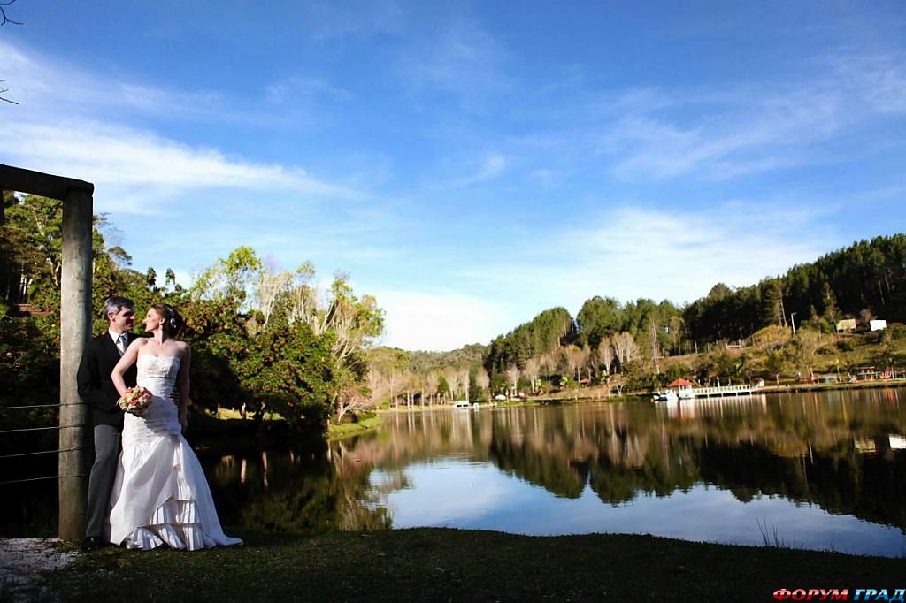 couple-on-beach-wedding-05