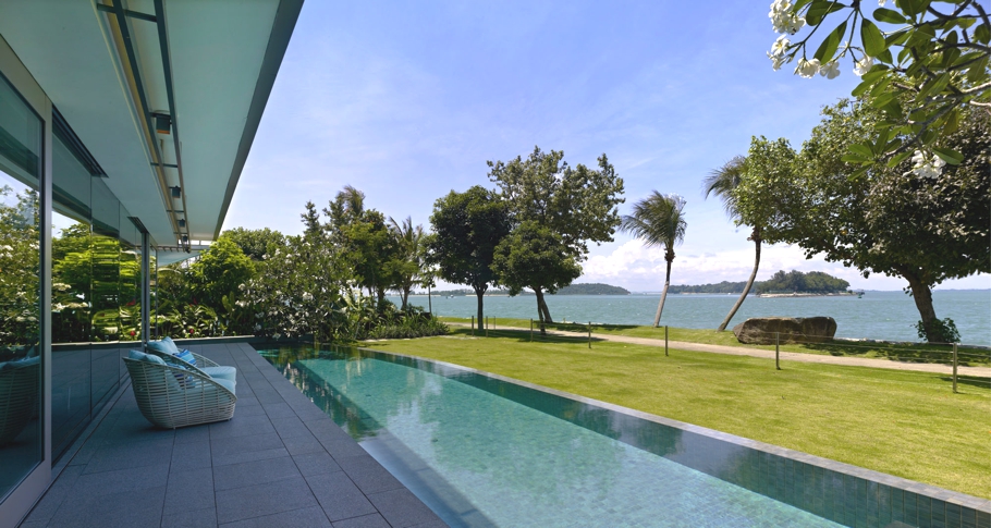 stunning-sentosa-cove-house-singapore-02