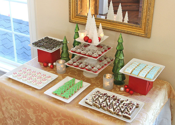 symmetrical-dessert-buffet