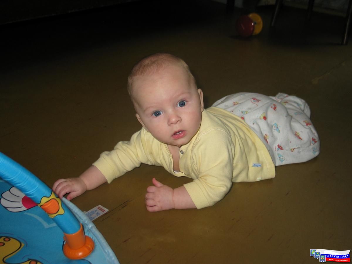 Вот так мы ползаем по полу=)