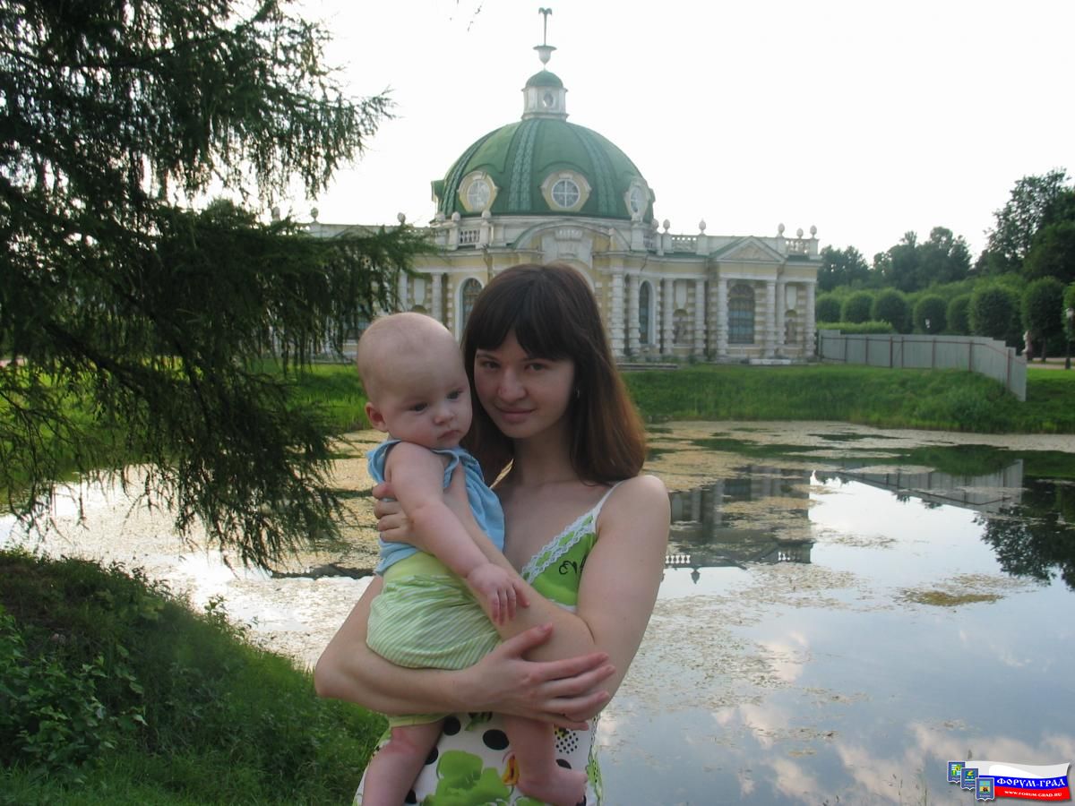 Сонный Димка с мамой=)