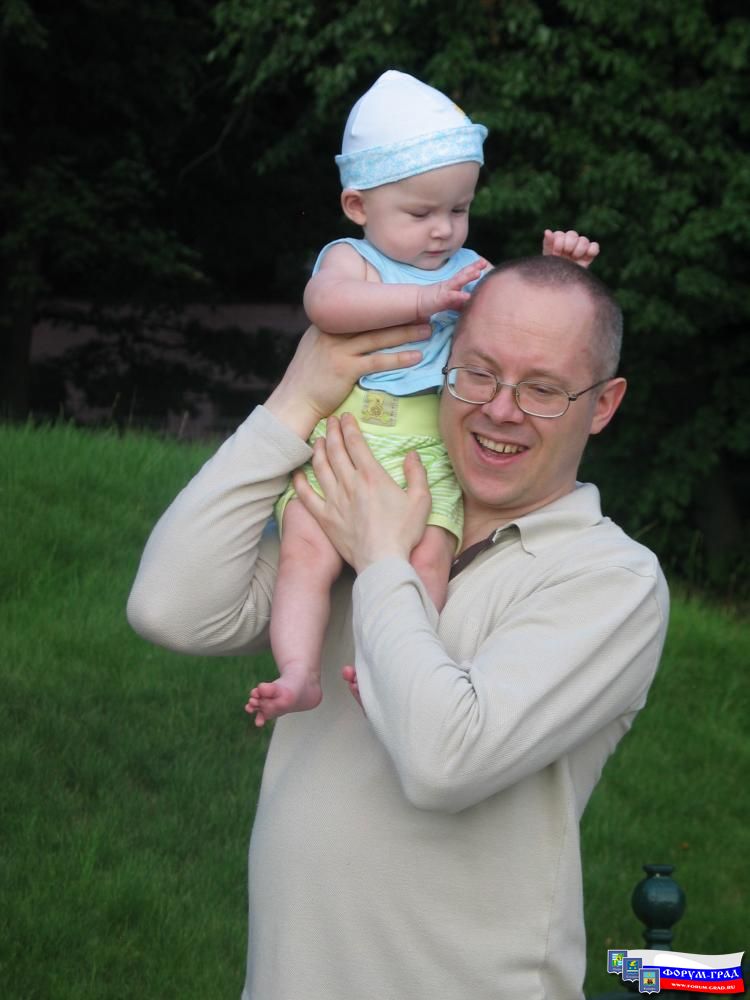 А шо это там у папы на голове=)