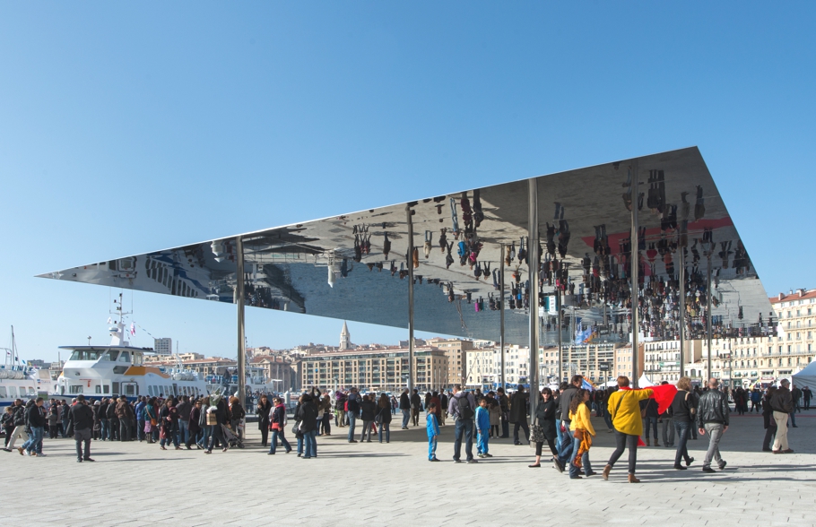 vieux-port-pavilion-marseille-france-05