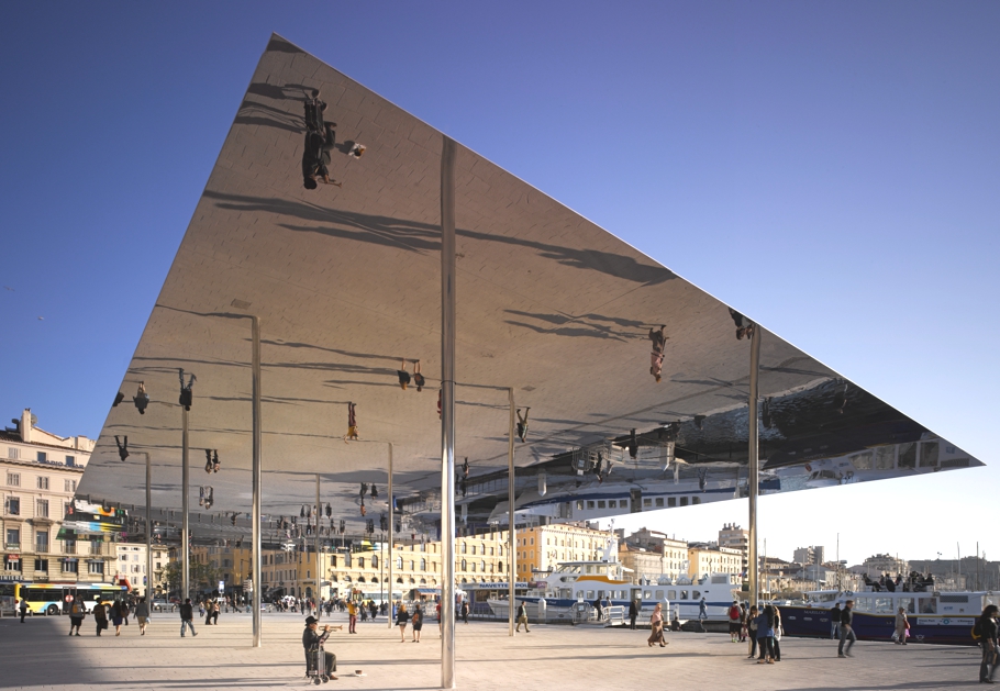 vieux-port-pavilion-marseille-france-06