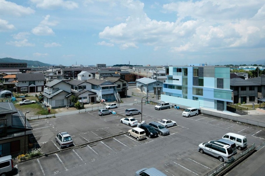 modern-on-the-corner-building-by-eastern-design-office-08