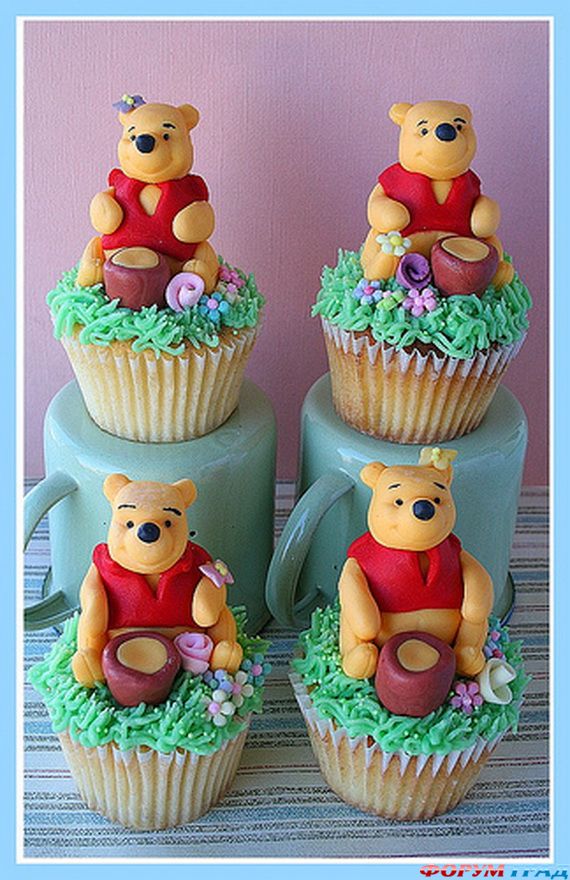 winnie-the-pooh-cake-and-cupcakes-14