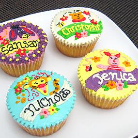 winnie-the-pooh-cake-and-cupcakes-31