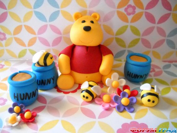 winnie-the-pooh-cake-and-cupcakes-50